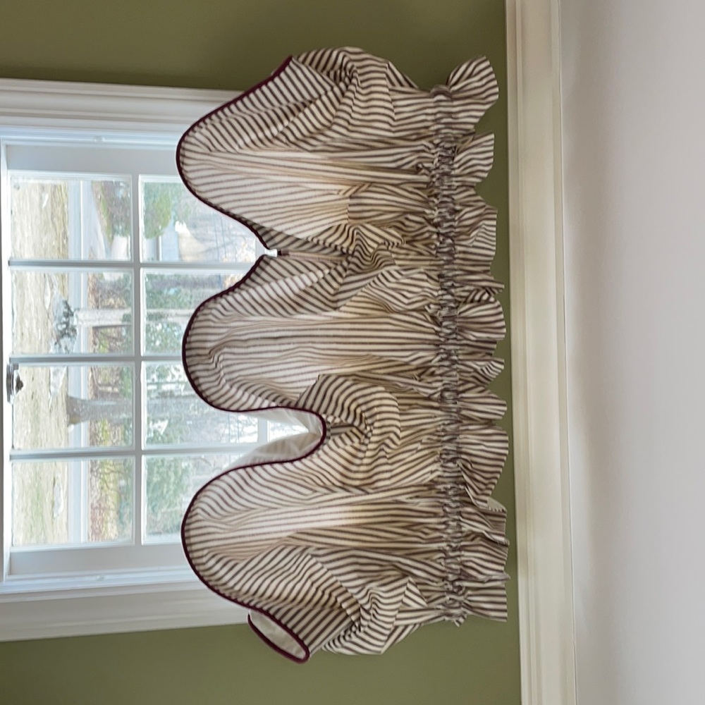Country curtain maroon/beige stripped valance -4 curtains